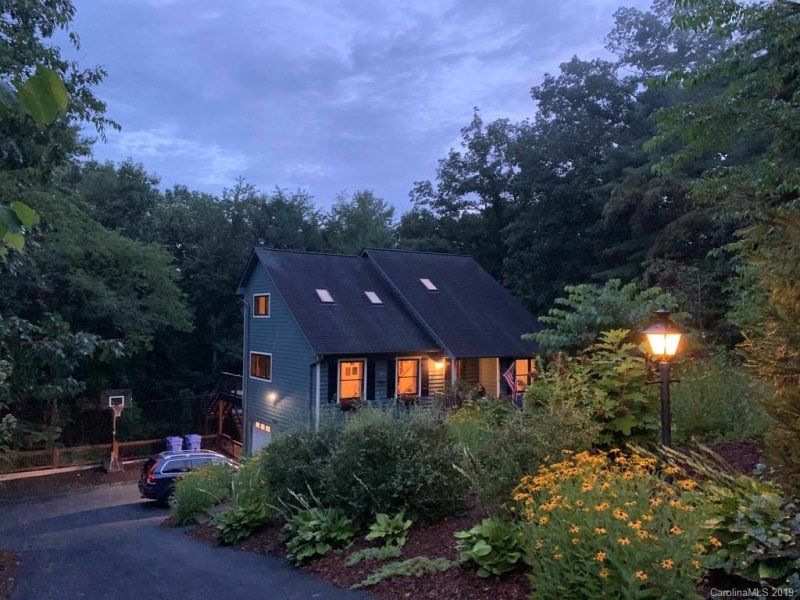 Property image 3 at 126 Black Oak Drive, Asheville, NC 28804