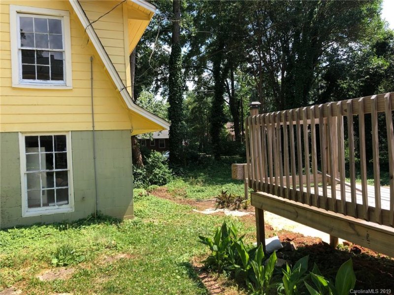 Property image 3 at 1227 S Belvedere Avenue, Gastonia, NC 28054