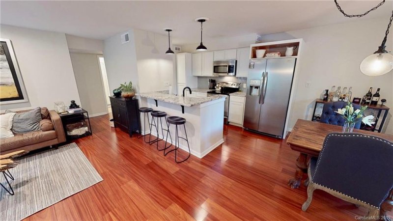 Property image 3 at 415 W 8th Street, Charlotte, NC 28202