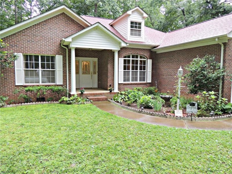 Property image 2 at 1241 36th Avenue Drive, Hickory, NC 28601