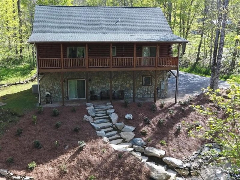 Property image 3 at 44 Crickhollow Lane, Waynesville, NC 28786