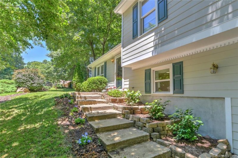 Property image 2 at 2 Silver Lace Circle, Arden, NC 28704