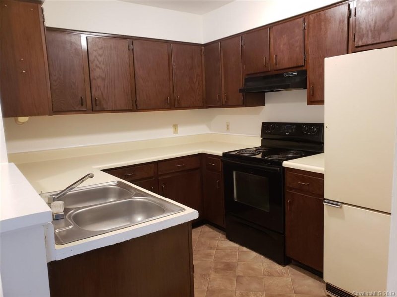 Property image 4 at 4804 Spring Lake Drive, Charlotte, NC 28212