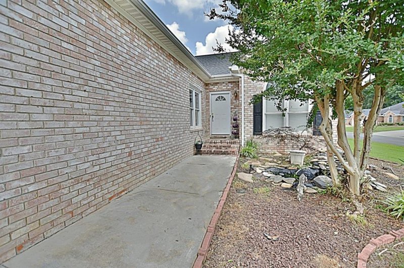 Property image 2 at 500 Scarboro Lane, Rock Hill, SC 29732