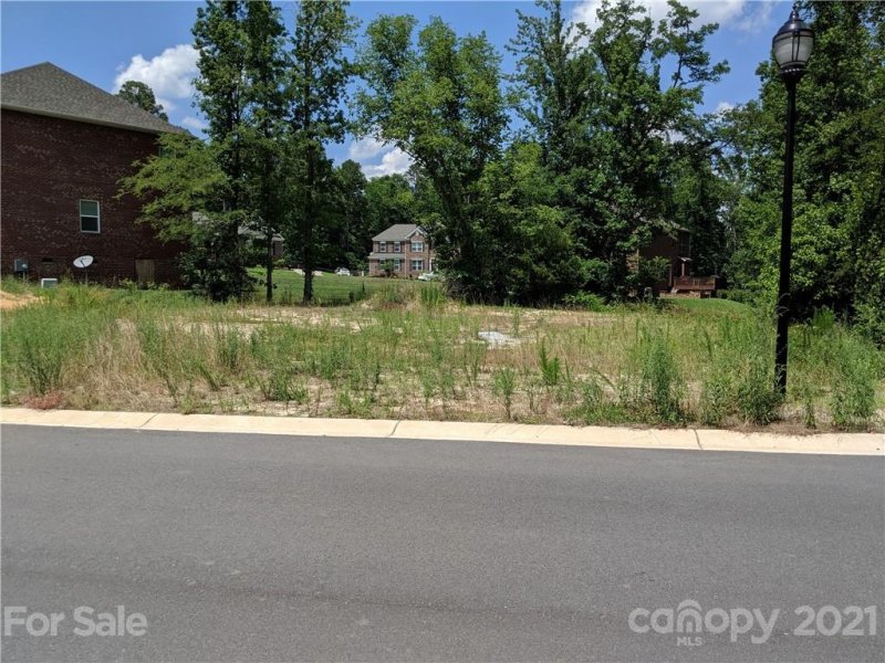 646 Grand Oak Drive