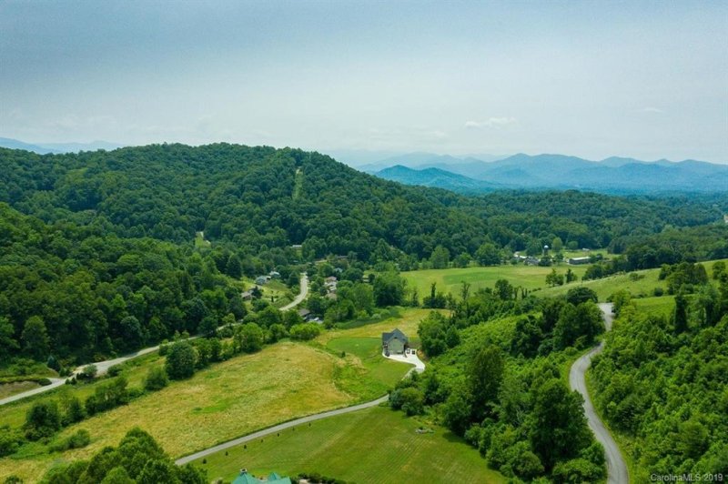 Property image 4 at 3 Serenity Mountain Lane, Mars Hill, NC 28754