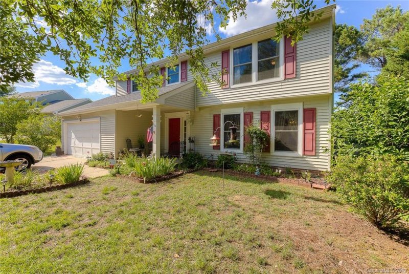Property image 2 at 114 Parklake Drive, Pineville, NC 28134