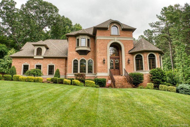 Property image 2 at 143 Greenbay Road, Mooresville, NC 28117