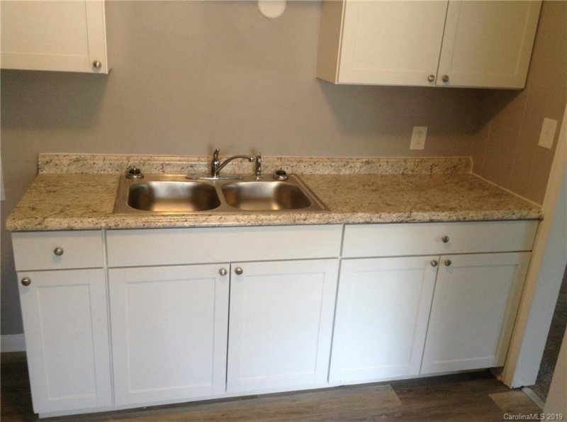 Property image 4 at 4340 Oak Forest Drive, Charlotte, NC 28215