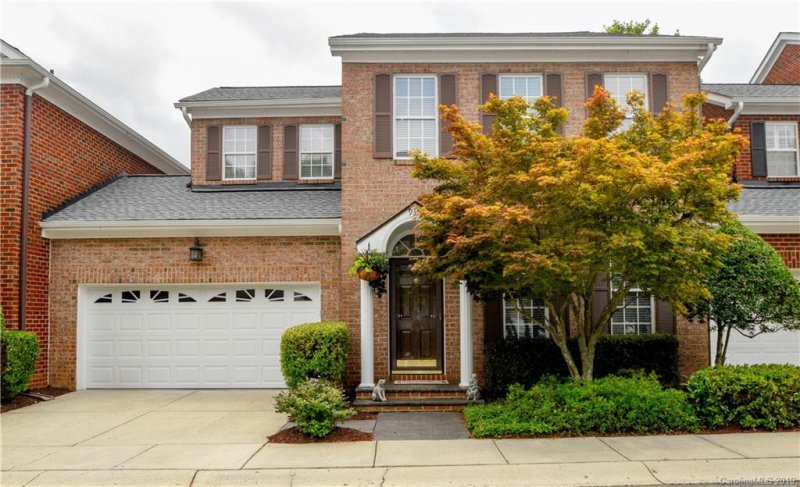 9352 Bonnie Briar Circle