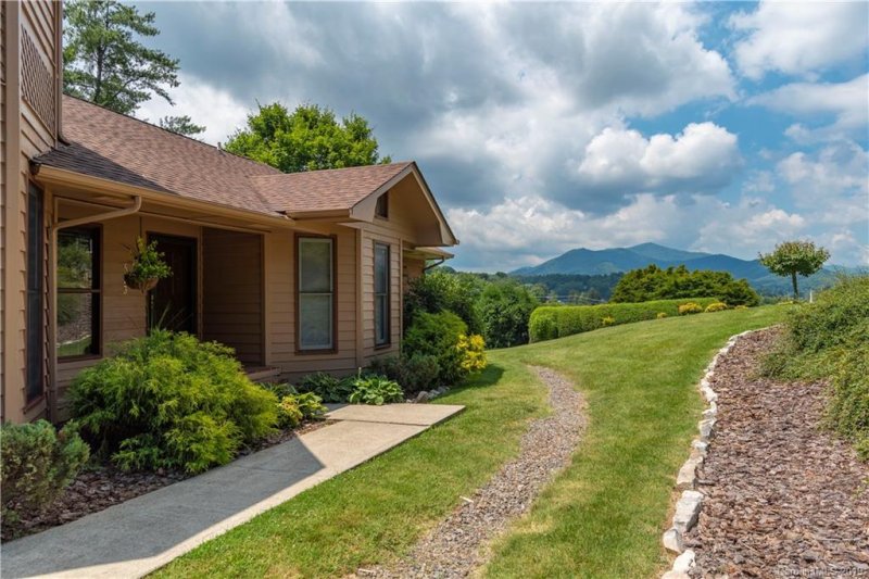 Property image 2 at 523 Foxfire Estates Circle, Waynesville, NC 28785