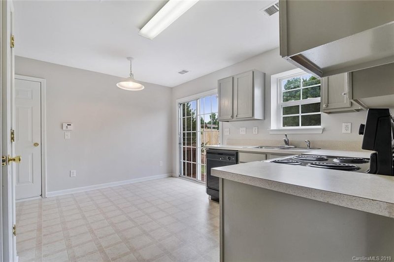 Property image 4 at 3829 Brookchase Lane, Charlotte, NC 28205