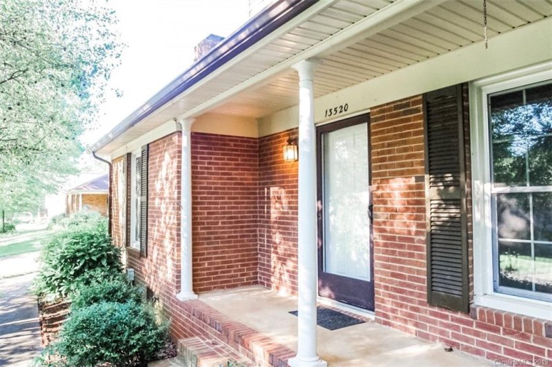 Property image 3 at 13520 Idlefield Lane, Matthews, NC 28105