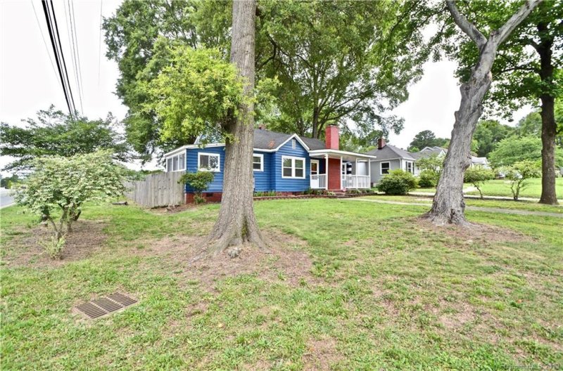 Property image 2 at 2401 Greenland Avenue, Charlotte, NC 28208
