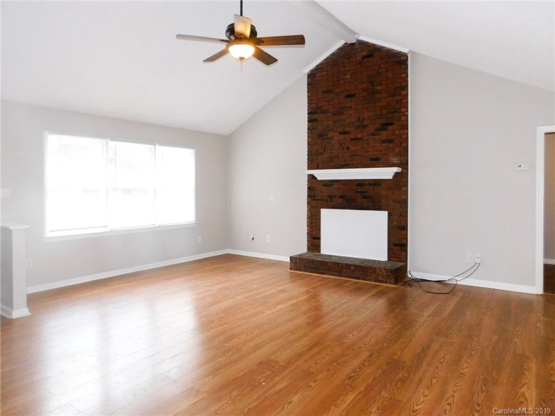 Property image 5 at 6804 Streamside Drive, Charlotte, NC 28212