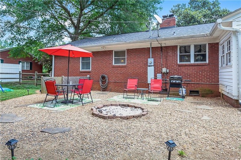 Property image 2 at 203 N Hawthorne Street, Mount Holly, NC 28120