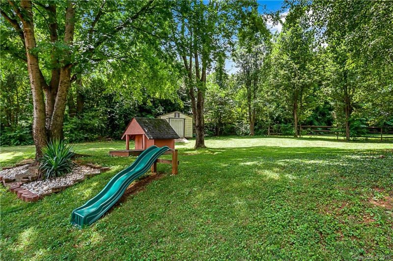 Property image 3 at 203 N Hawthorne Street, Mount Holly, NC 28120