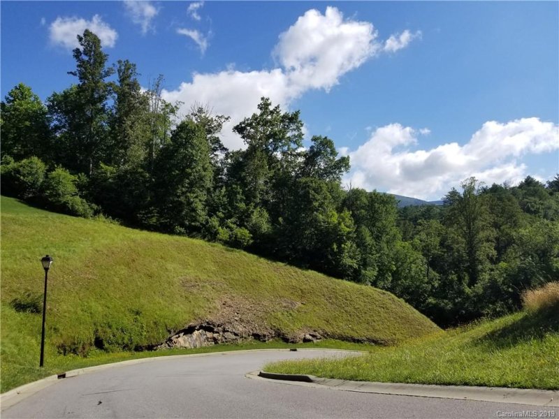 Property image 3 at 3 Ledgestone Drive, Fairview, NC 28730