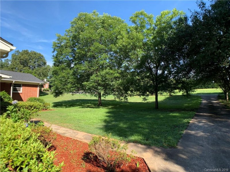 Property image 3 at 507 S Point Church Road, Belmont, NC 28012