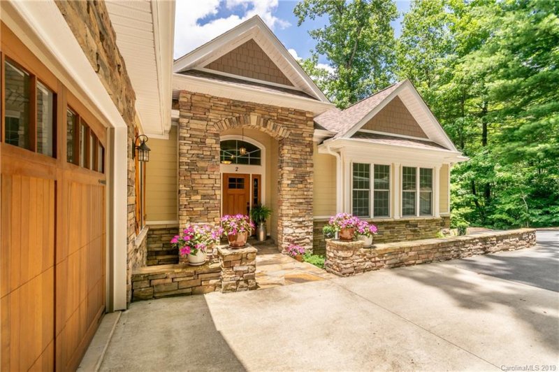 Property image 2 at 2 Wallington Court, Flat Rock, NC 28731