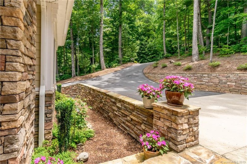 Property image 4 at 2 Wallington Court, Flat Rock, NC 28731