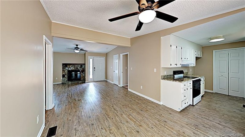 Property image 3 at 8220 Terra Linda Lane, Charlotte, NC 28215