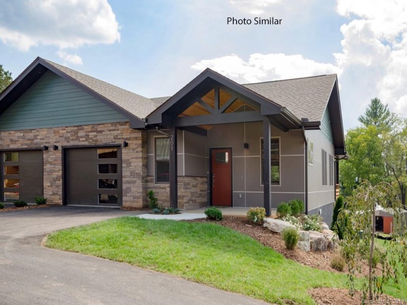 Property image 2 at 401 Harold Place, Asheville, NC 28804