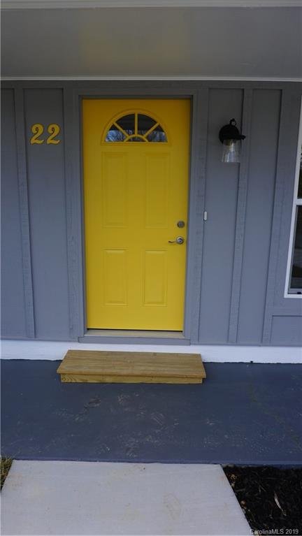 Property image 3 at 22 W Silverleaf Drive, Hendersonville, NC 28739