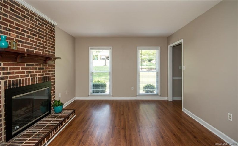 Property image 3 at 8318 Norcroft Drive, Charlotte, NC 28269