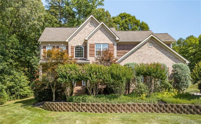 1054 Croyden Court