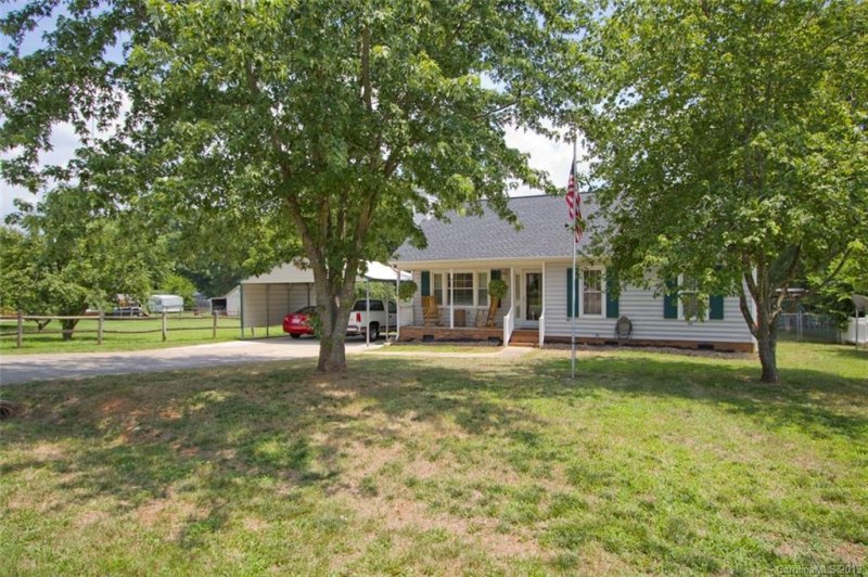 Property image 3 at 3449 Farm Lake Drive, Concord, NC 28027