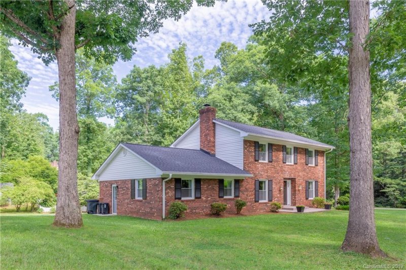 Property image 2 at 117 Woodsway Lane, Morganton, NC 28655