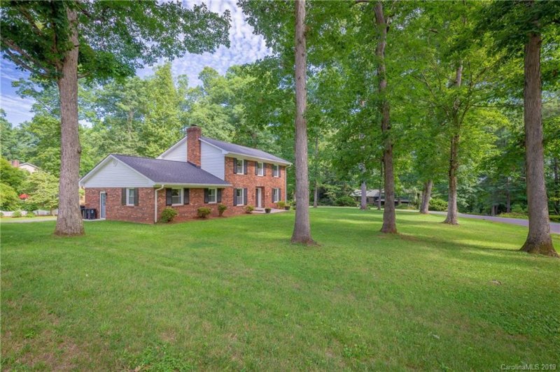 Property image 3 at 117 Woodsway Lane, Morganton, NC 28655