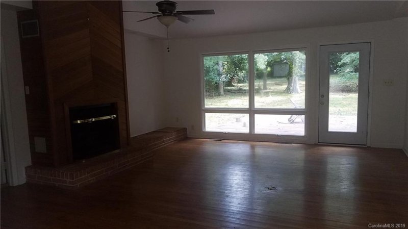 Property image 3 at 1123 Lynnbrook Drive, Charlotte, NC 28211