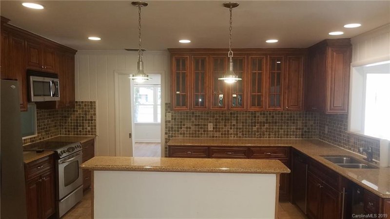 Property image 5 at 1123 Lynnbrook Drive, Charlotte, NC 28211