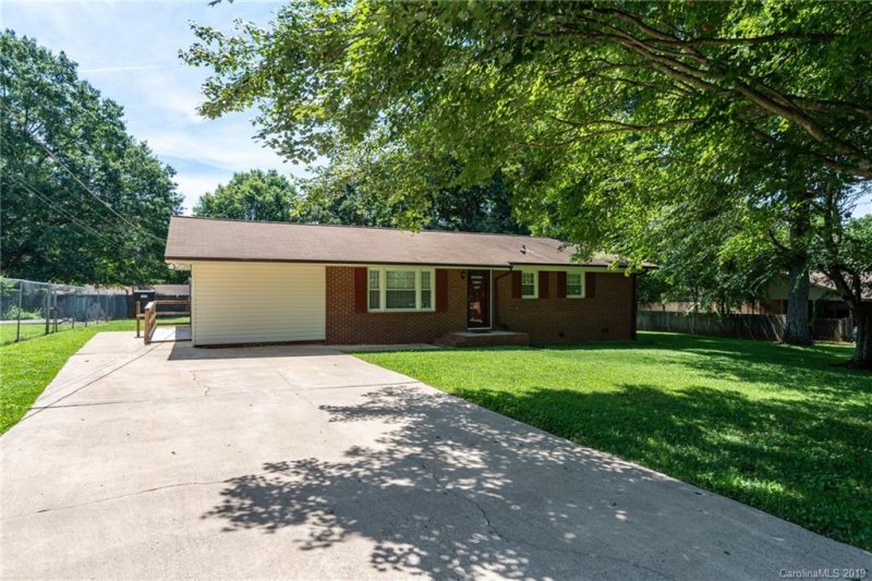 Property image 3 at 1484 17th Street Drive, Hickory, NC 28601