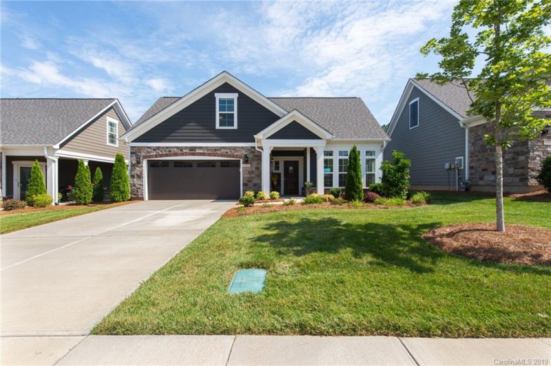 Property image 2 at 17116 Courtside Landing Drive, Cornelius, NC 28031