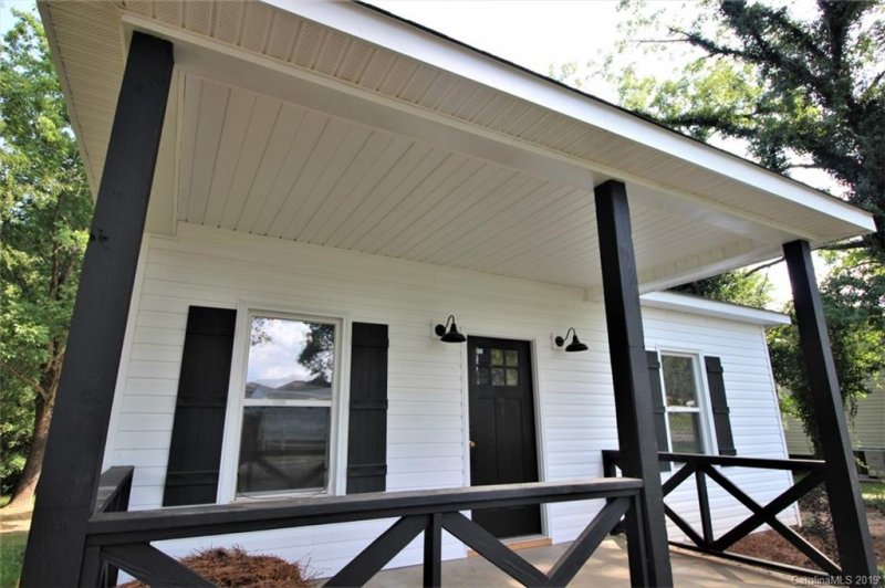Property image 5 at 106 Flat Rock Street, Clover, SC 29710