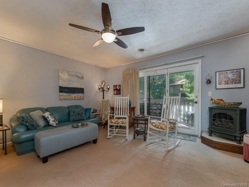 Property image 4 at 64 Maxine Lane, Hendersonville, NC 28739