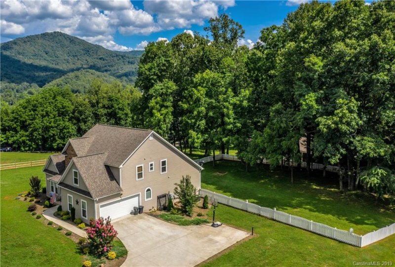 Property image 4 at 293 Sunshine Acres Drive, Sylva, NC 28779