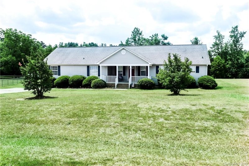 Property image 3 at 5005 Sedgefield Drive, Lancaster, SC 29720