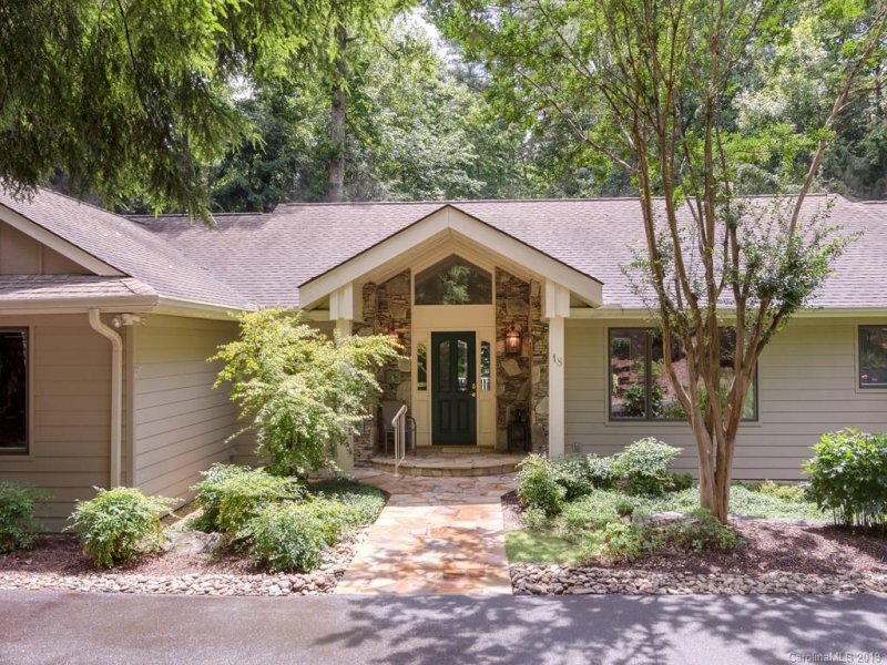 Property image 2 at 18 Legendary Road, Hendersonville, NC 28739