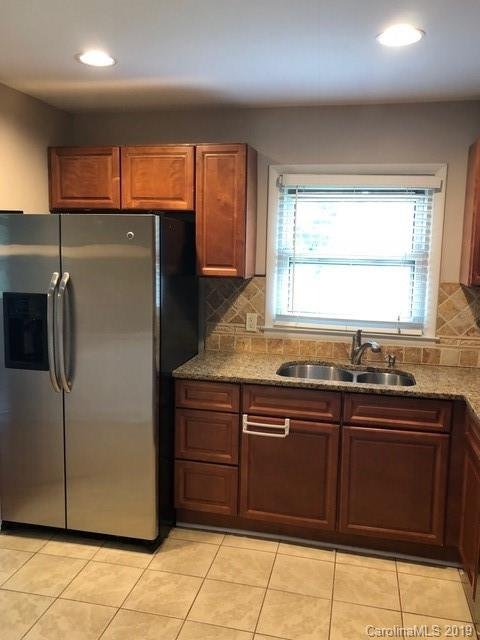 Property image 4 at 3052 Brookridge Lane, Charlotte, NC 28211