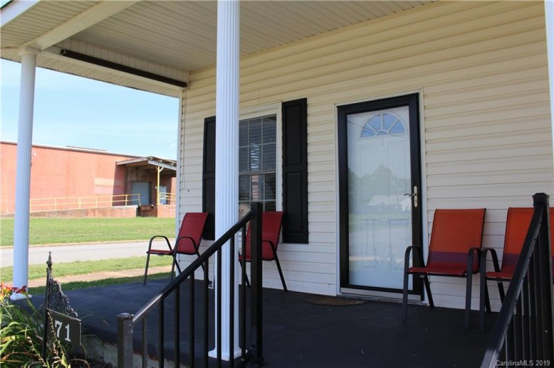 Property image 2 at 71 Walnut Avenue, Gastonia, NC 28054