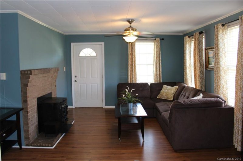 Property image 3 at 71 Walnut Avenue, Gastonia, NC 28054