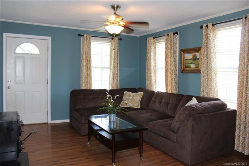 Property image 4 at 71 Walnut Avenue, Gastonia, NC 28054