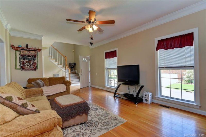 Property image 3 at 6813 Ridge Haven Lane, Charlotte, NC 28277