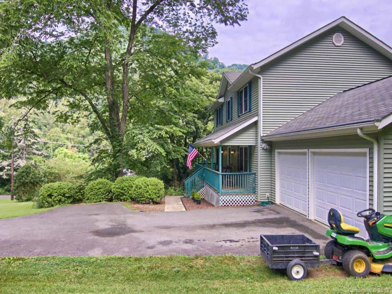 Property image 4 at 6 Countryside Estate, Barnardsville, NC 28709