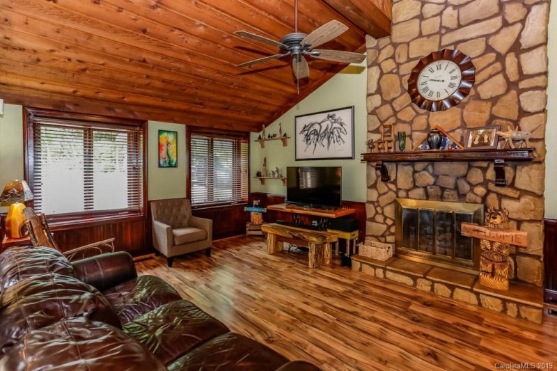 Property image 3 at 350 Raleigh Drive, Lake Lure, NC 28746