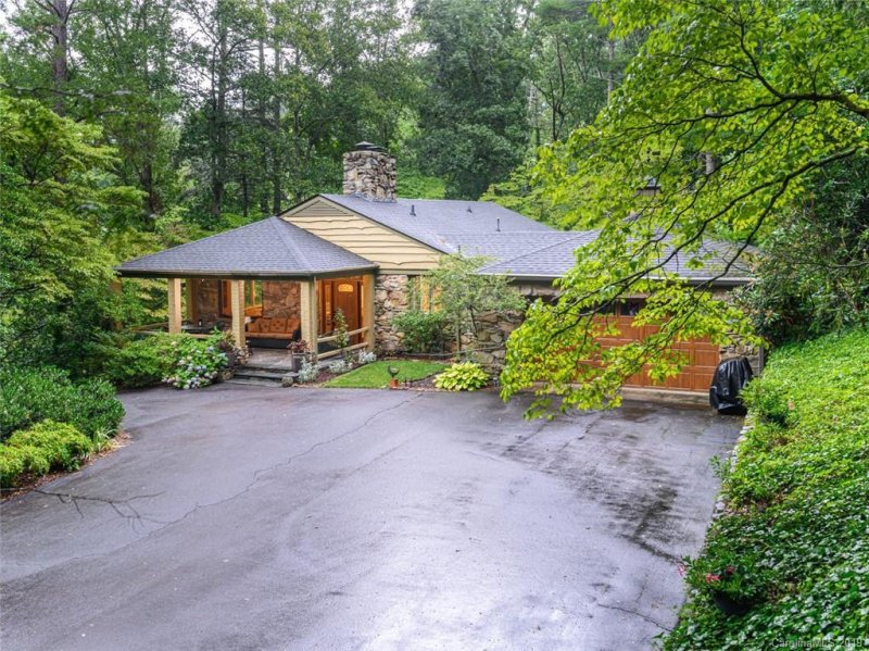 Property image 2 at 10 Pine Tree Road, Asheville, NC 28804